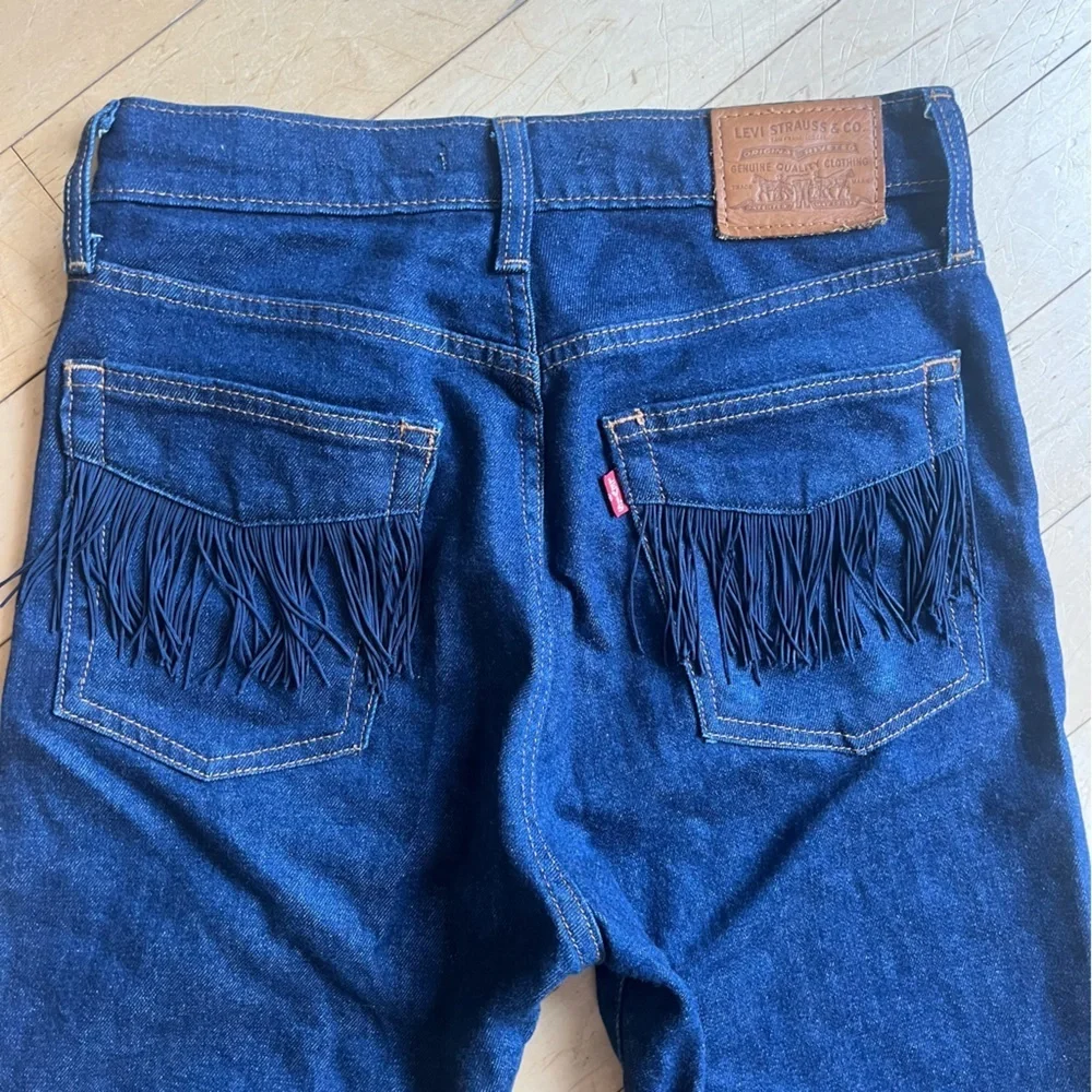 Levi's Premium Wedgie Fringe Pocket Jeans - Picture 8 of 11